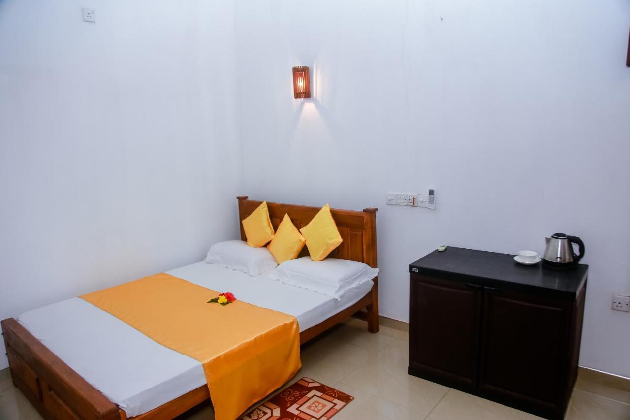 Ranjith Guest Hotel Mirissa Exterior foto