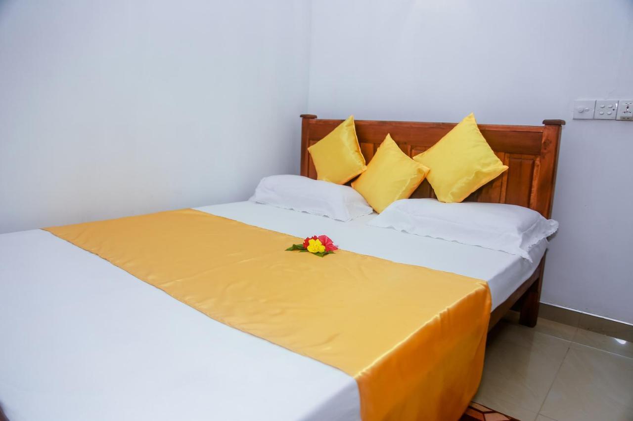 Ranjith Guest Hotel Mirissa Exterior foto