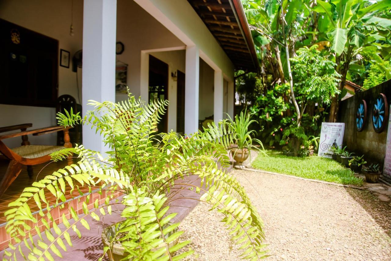 Ranjith Guest Hotel Mirissa Exterior foto