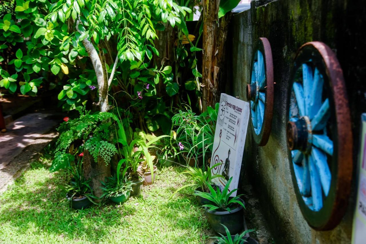 Ranjith Guest Hotel Mirissa Exterior foto