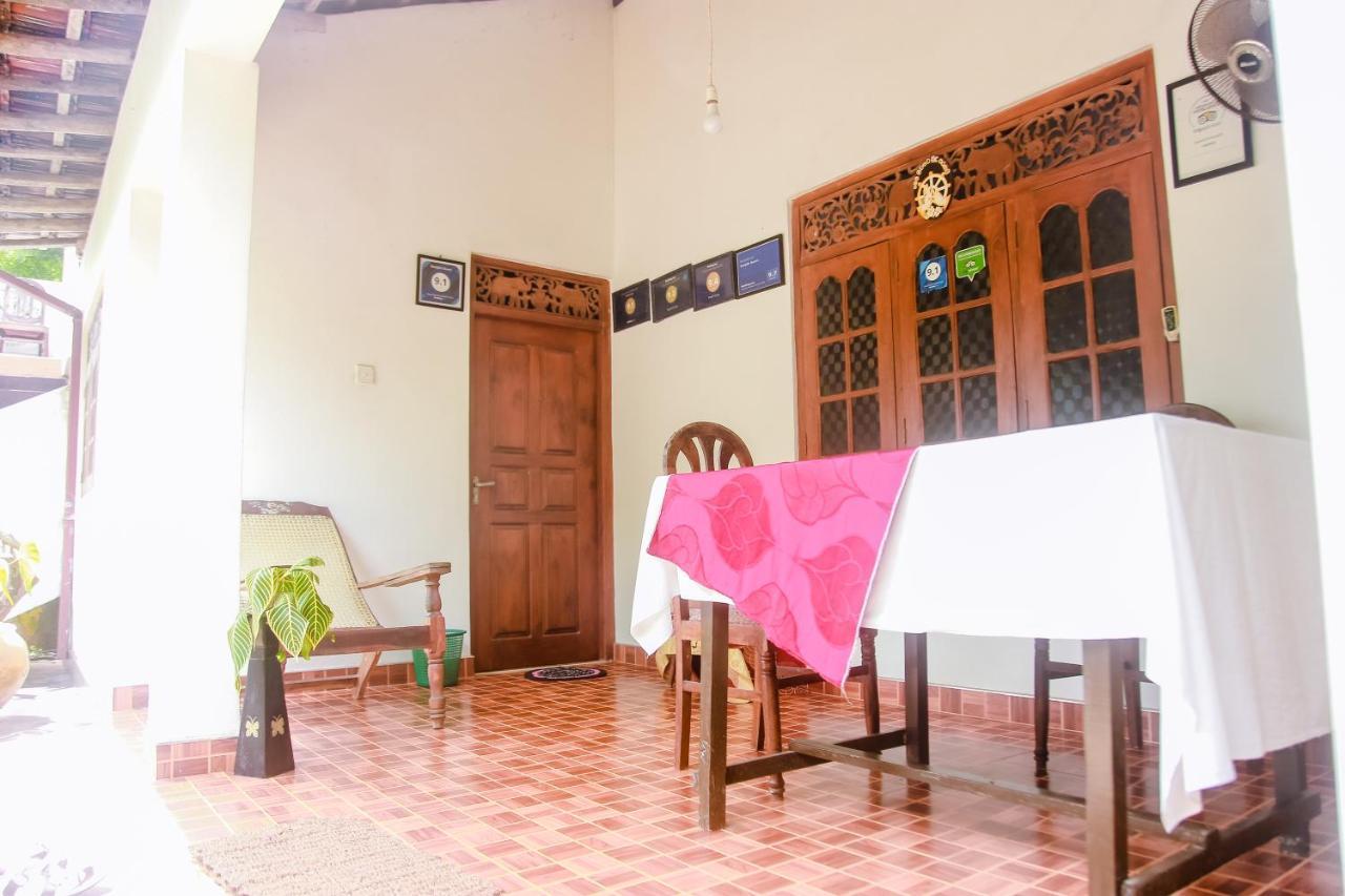 Ranjith Guest Hotel Mirissa Exterior foto