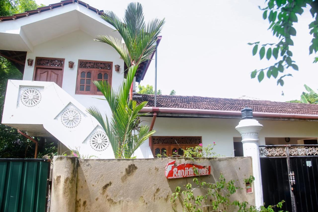 Ranjith Guest Hotel Mirissa Exterior foto