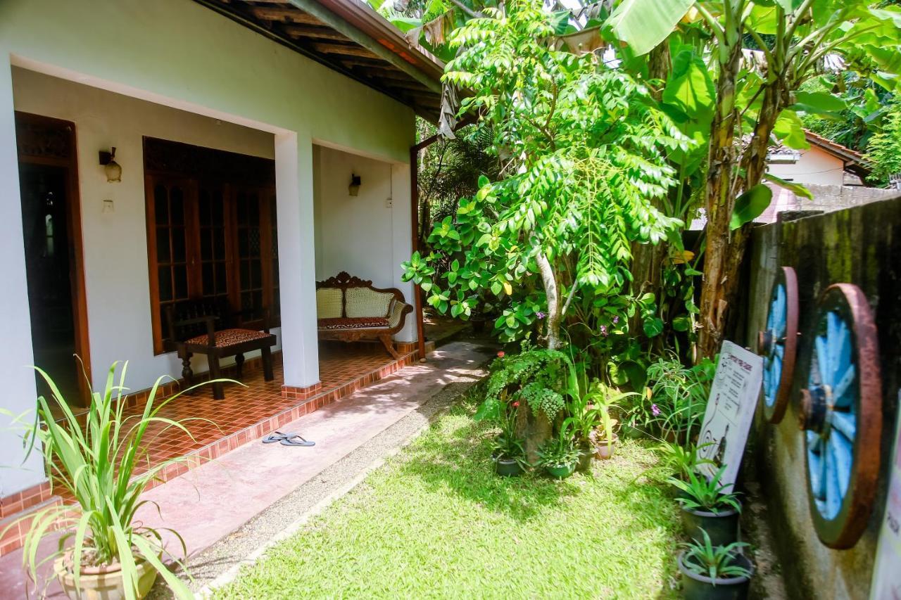 Ranjith Guest Hotel Mirissa Exterior foto