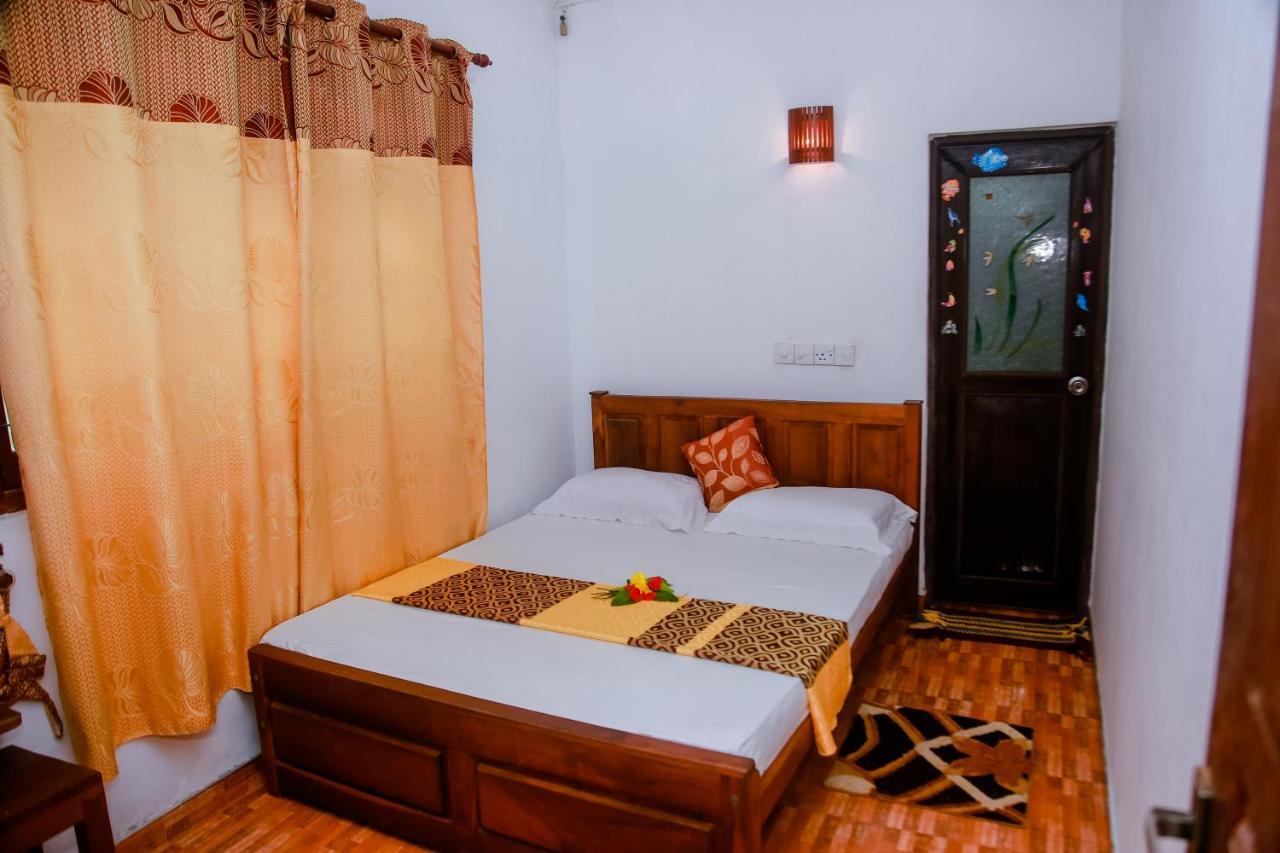 Ranjith Guest Hotel Mirissa Exterior foto
