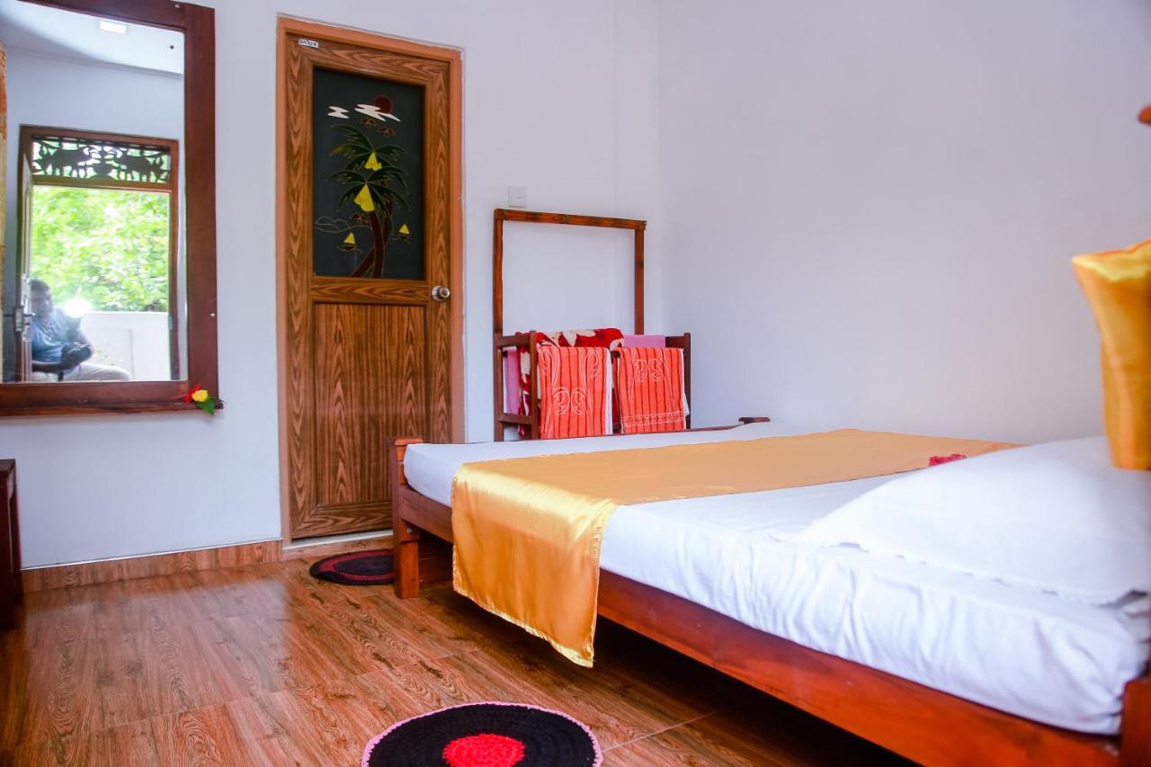 Ranjith Guest Hotel Mirissa Exterior foto