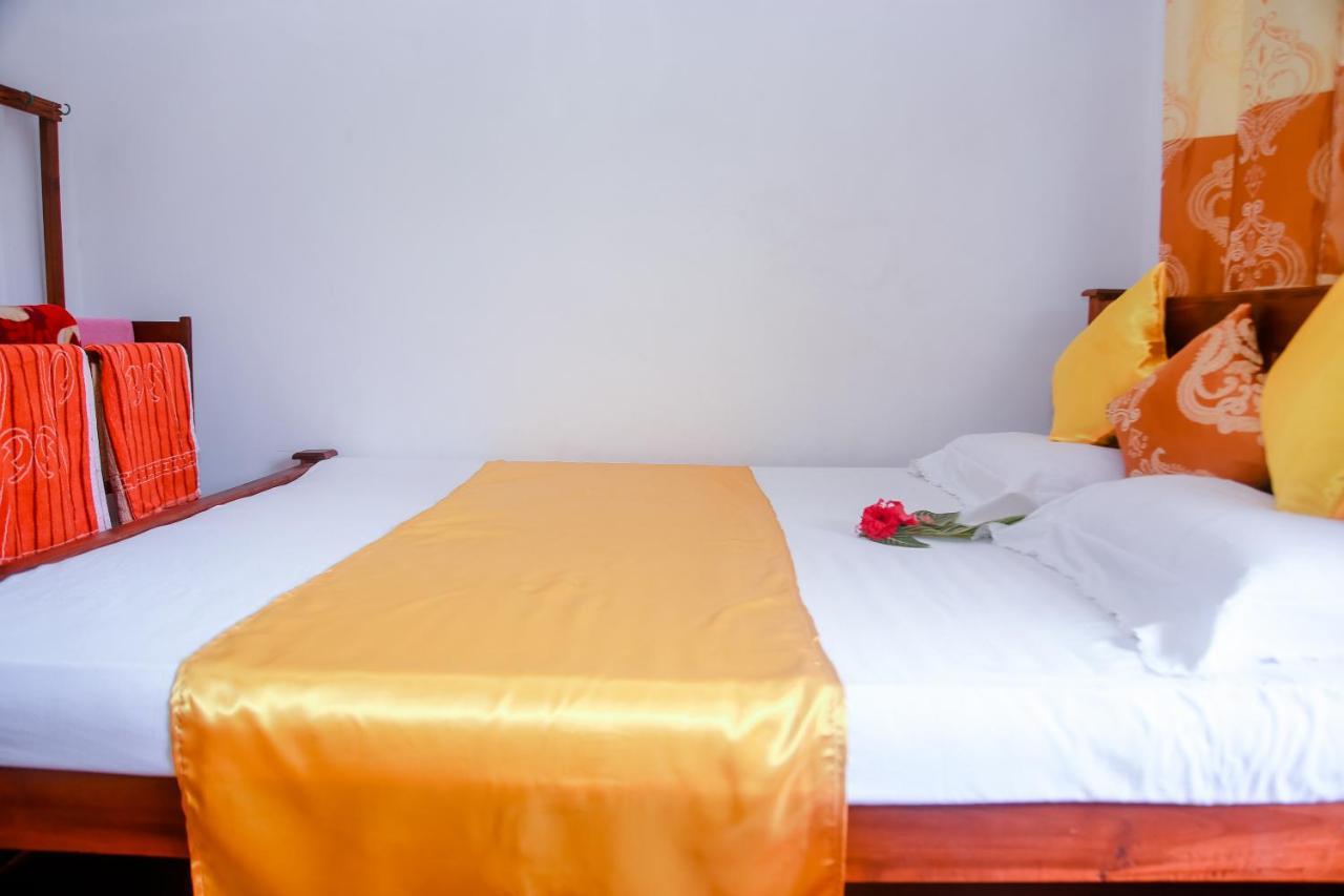 Ranjith Guest Hotel Mirissa Exterior foto