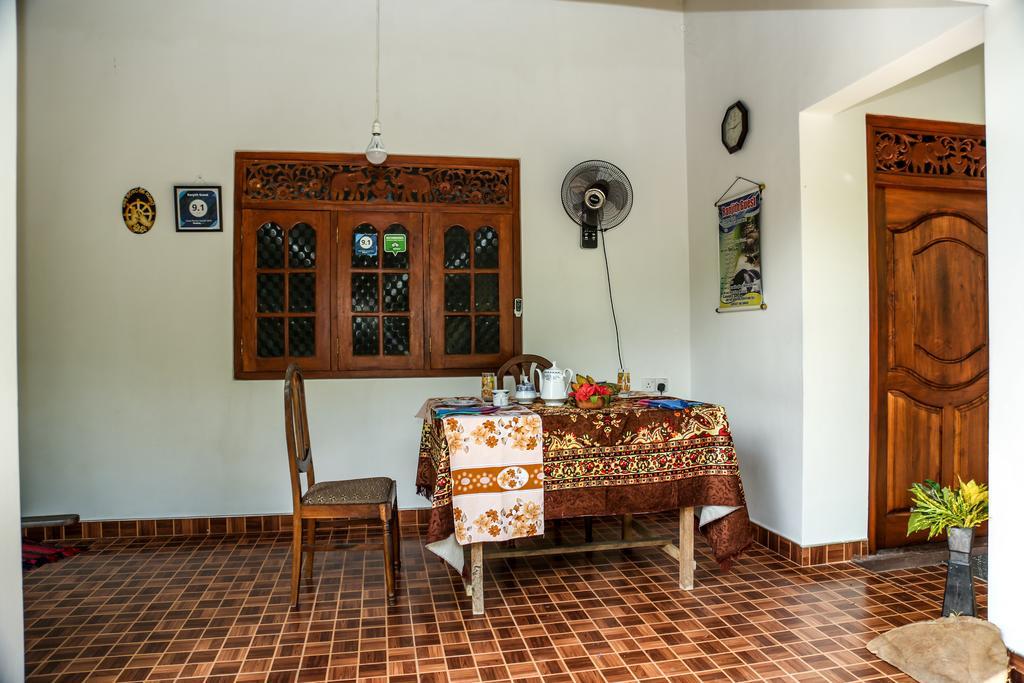 Ranjith Guest Hotel Mirissa Exterior foto